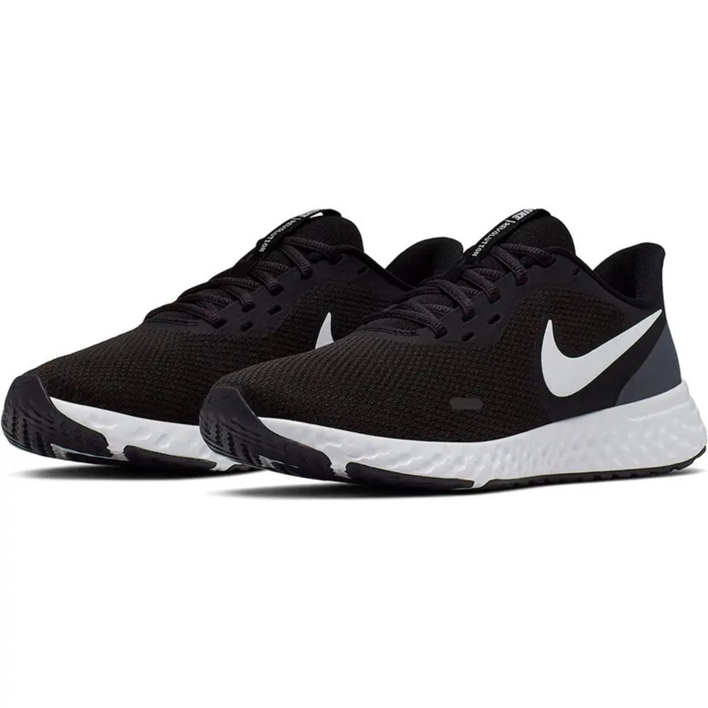 Nike Women’s Revolution 5 Running Shoe